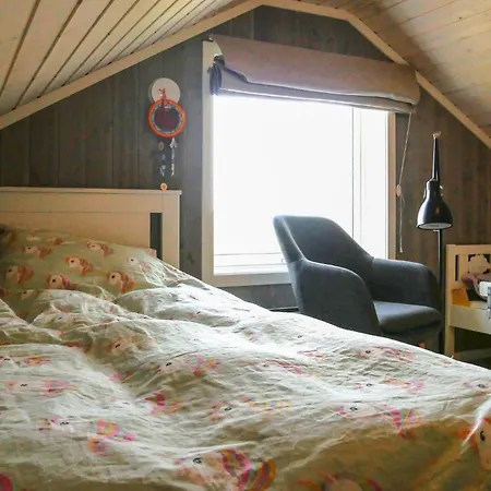 4 Bedroom Cozy In 別荘 *