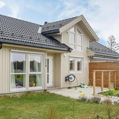 Holiday home 4 Bedroom Cozy In *