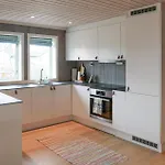 Feriehus 4 Bedroom Cozy In